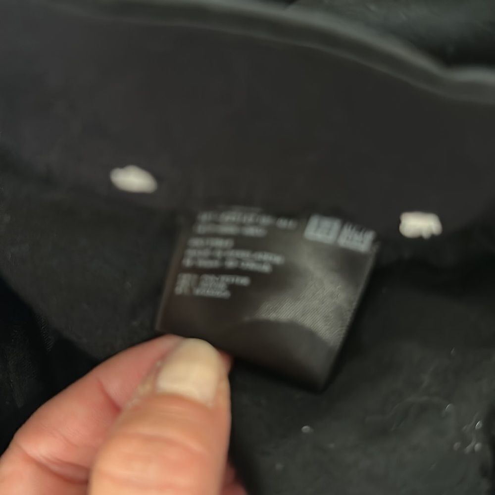 Uniglo Black chino pants - Picture 3 of 5